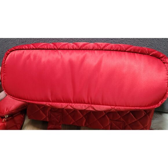 Ah-Dorned Red Puffer Quilted Travel Bag/Tote NWOT - Picture 5 of 7